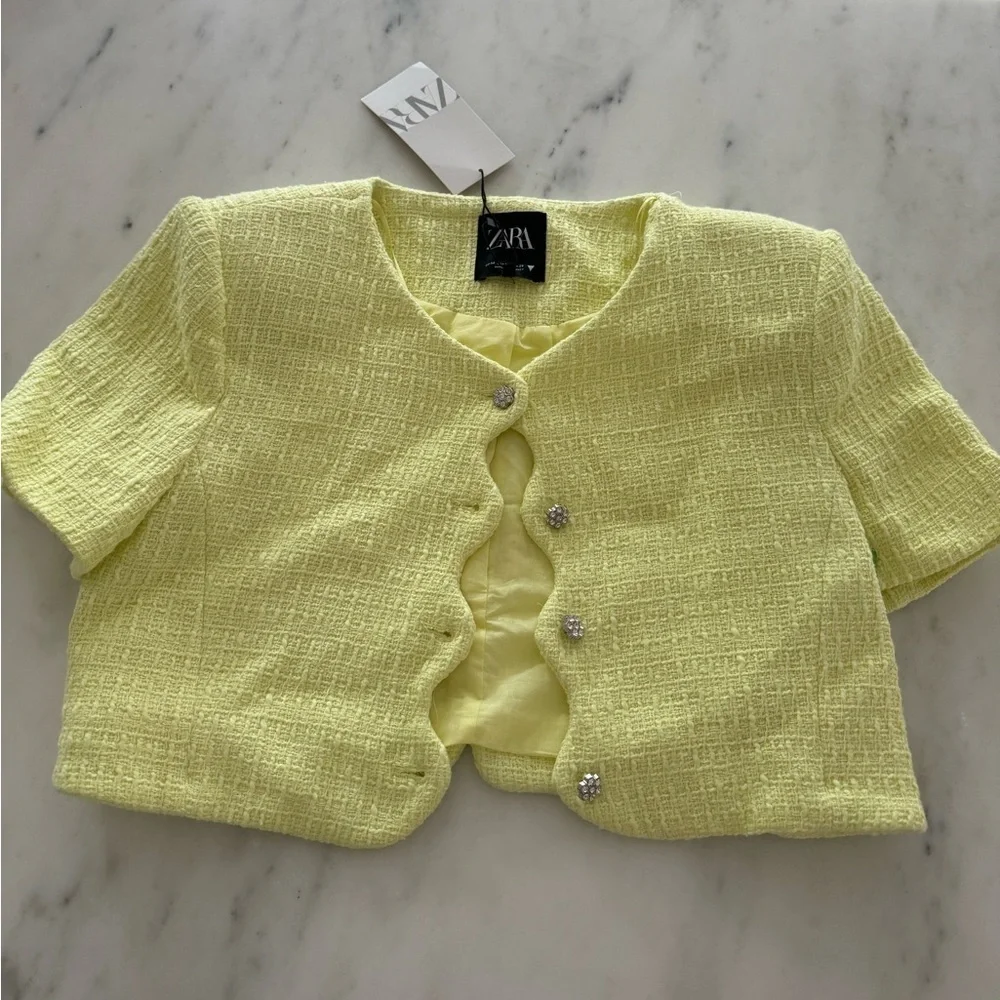 Zara- NWT Yellow Shortsleeve Scalloped Diamond Button Down Blazer Jacket
